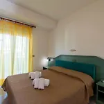 Üdülőközpont Villaggio Alkantara 3*