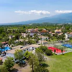 Üdülőközpont Villaggio Alkantara 3*