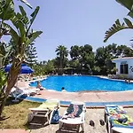 Üdülőközpont Villaggio Alkantara 3*