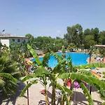 Üdülőközpont Villaggio Alkantara Giardini Naxos