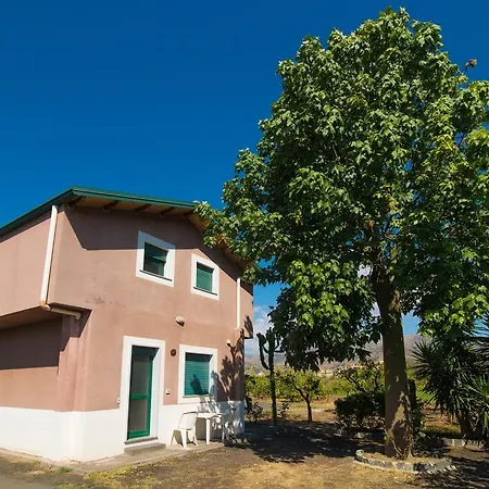 Villaggio Alkantara אתר נופש 3*