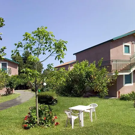 Villaggio Alkantara גיארדיני נאקסוס