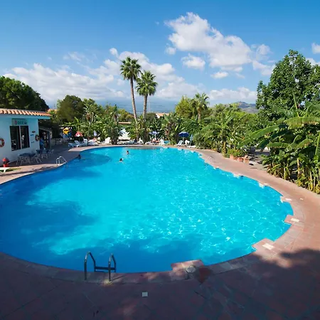 Villaggio Alkantara منتجع جيارديني ناكسوس