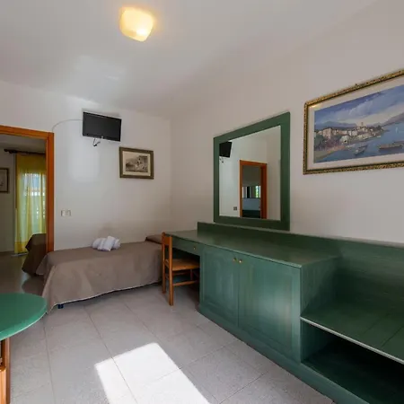 Villaggio Alkantara 3* جيارديني ناكسوس