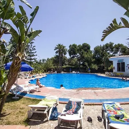 אתר נופש Villaggio Alkantara 3*